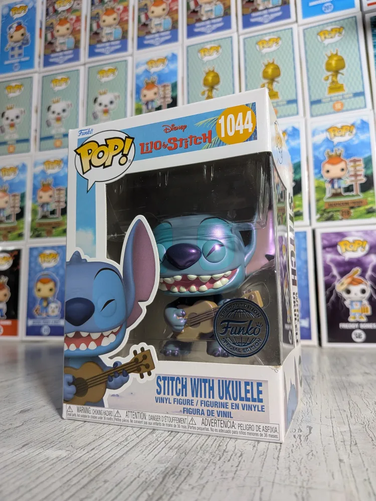 Funko pop Disney #1044 - Stitch with Ukulele (Pearlescent)