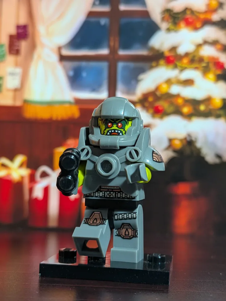 LEGO Minifigures - Alien Avenger