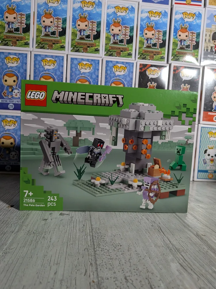 LEGO Minecraft #21586 - The Pale Garden