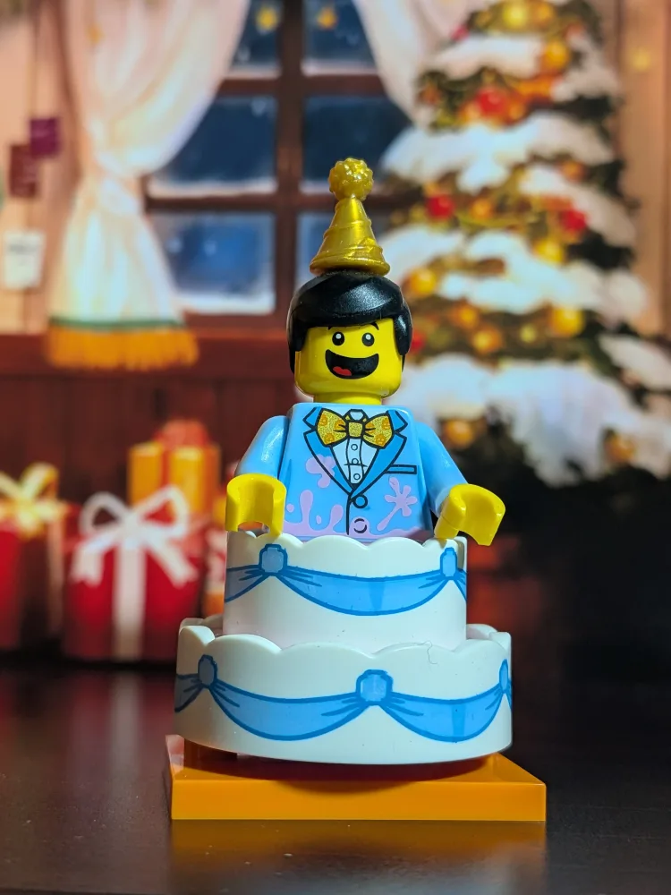LEGO Minifigures - Birthday Cake Suit Guy