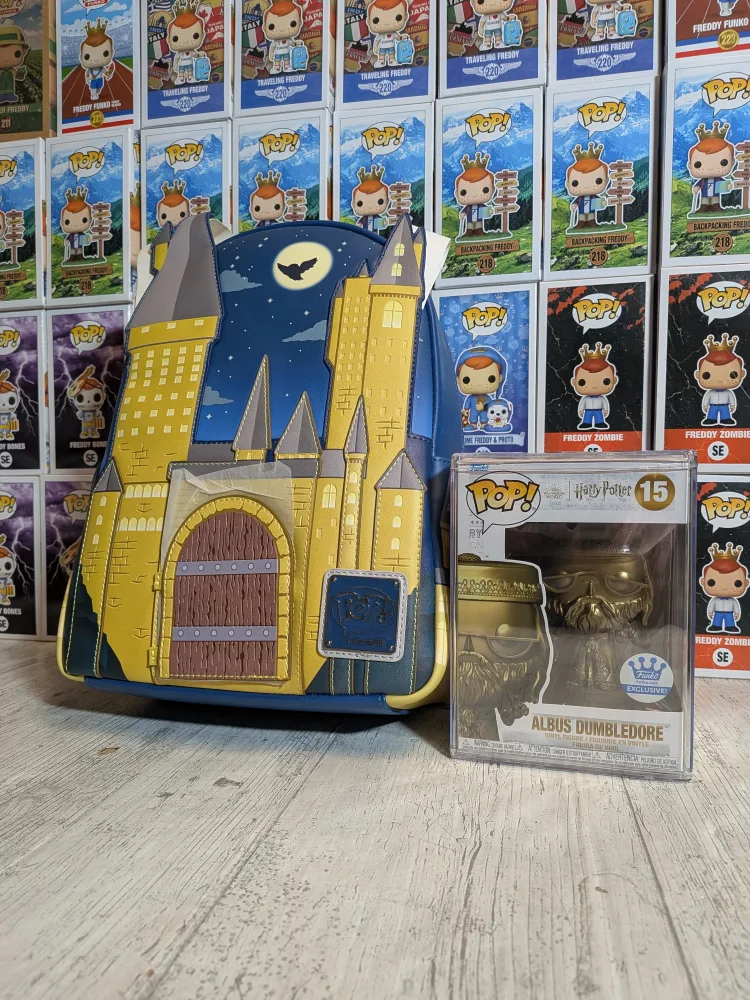 Loungefly - Harry Potter Hogwarts Castle Mini Backpack & Funko pop 15- Albus Dumbledore (Golden) 🪄